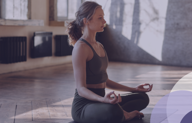 Yoga et Bienveillance : Cultiver la Paix Intérieure en cette Saison de Fêtes